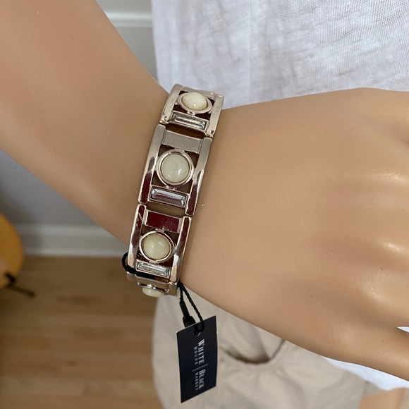 WHBM stretch bracelet. NWT. Gold colored. - Picture 1 of 4
